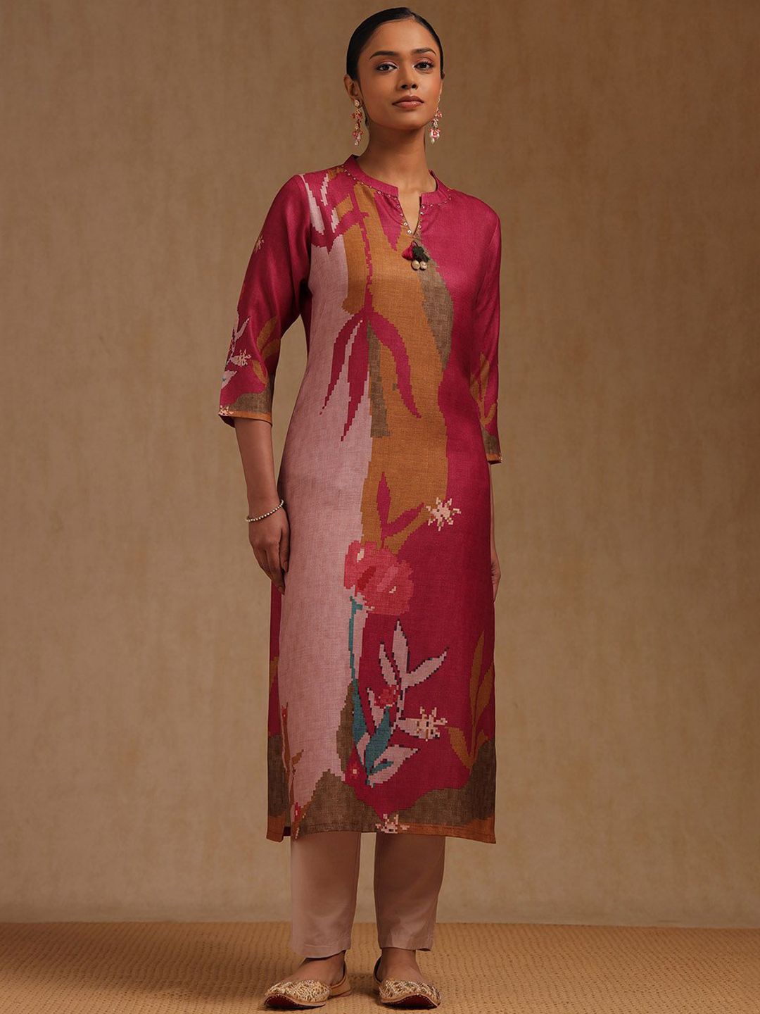 Women Floral Print Straight Kurta with Band Collar