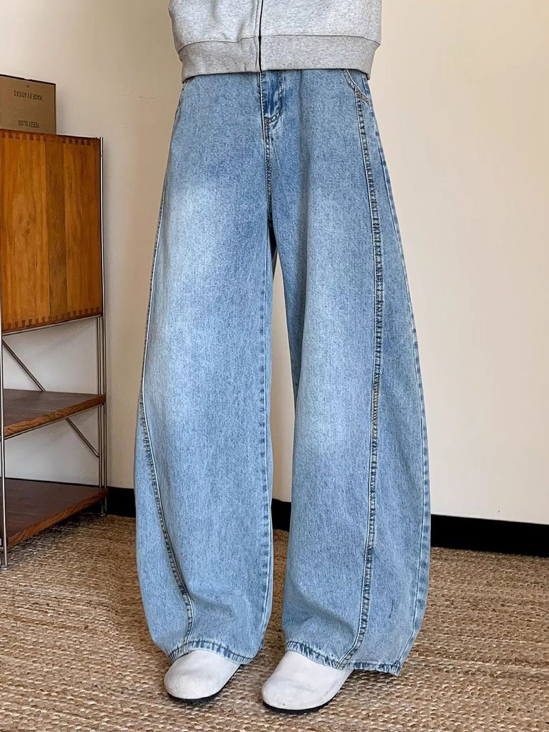 StyleCast x Revolte Men Wide Leg Mid-Rise Light Fade Jeans-picture-21