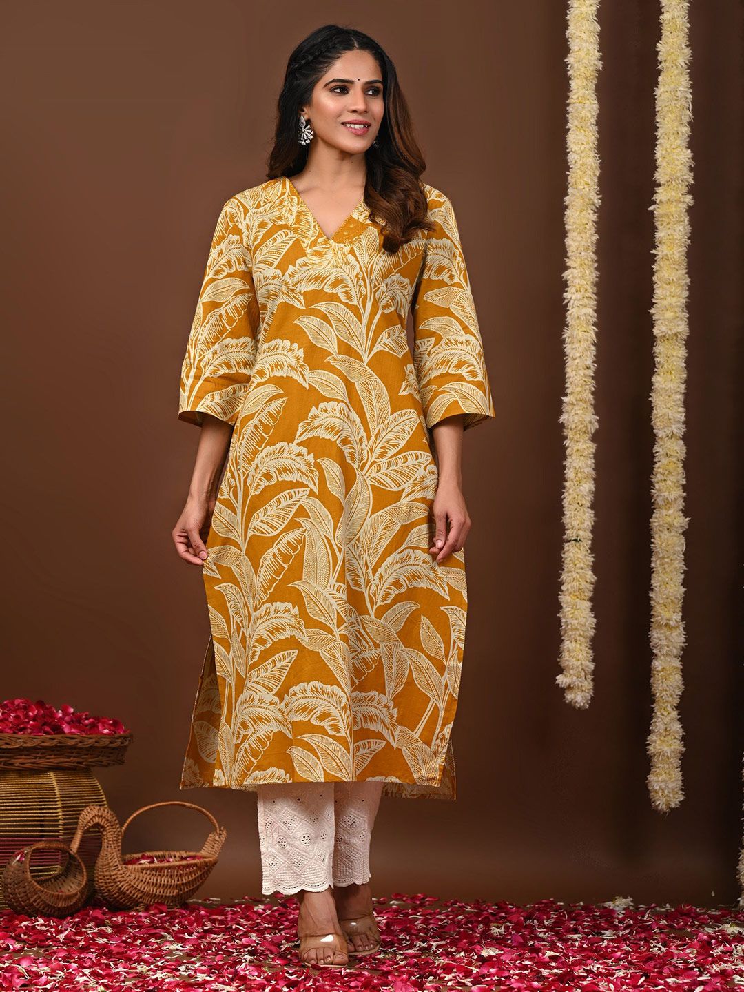 Milvia Women Floral Printed Kurta-picture-10