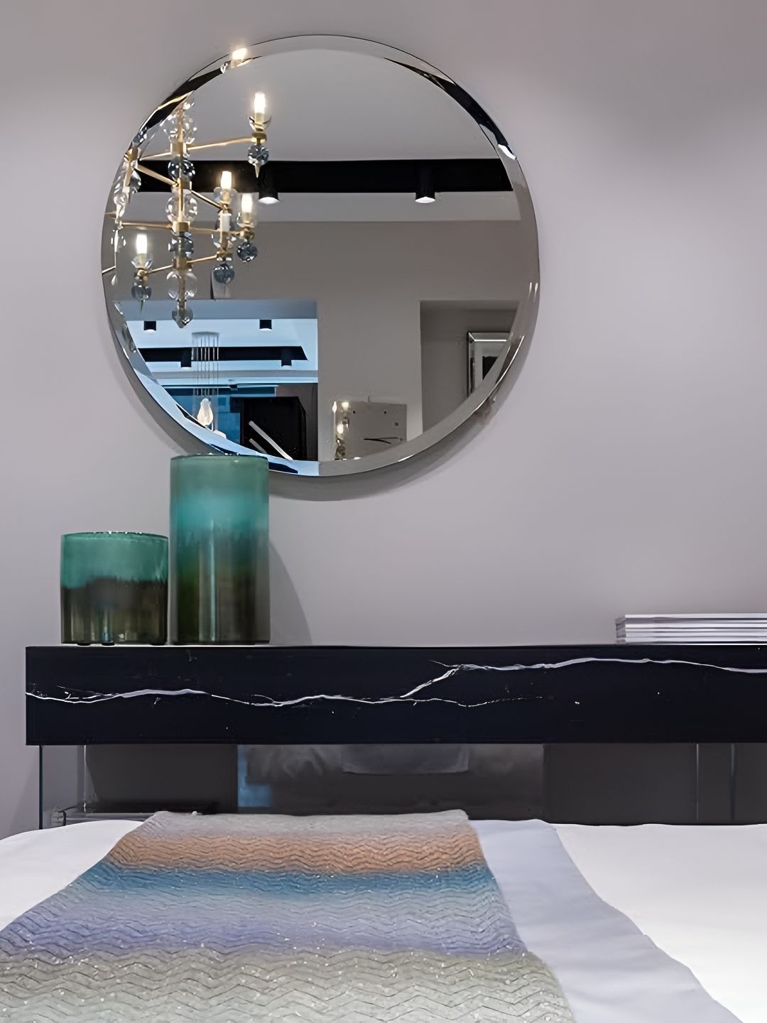 ARYAANSH Round Shaped Glass Wall Mirror-image-14