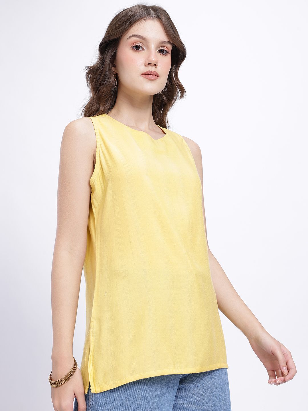 Anouk Rustic Round Neck Sleeveless Straight Kurti-image-41