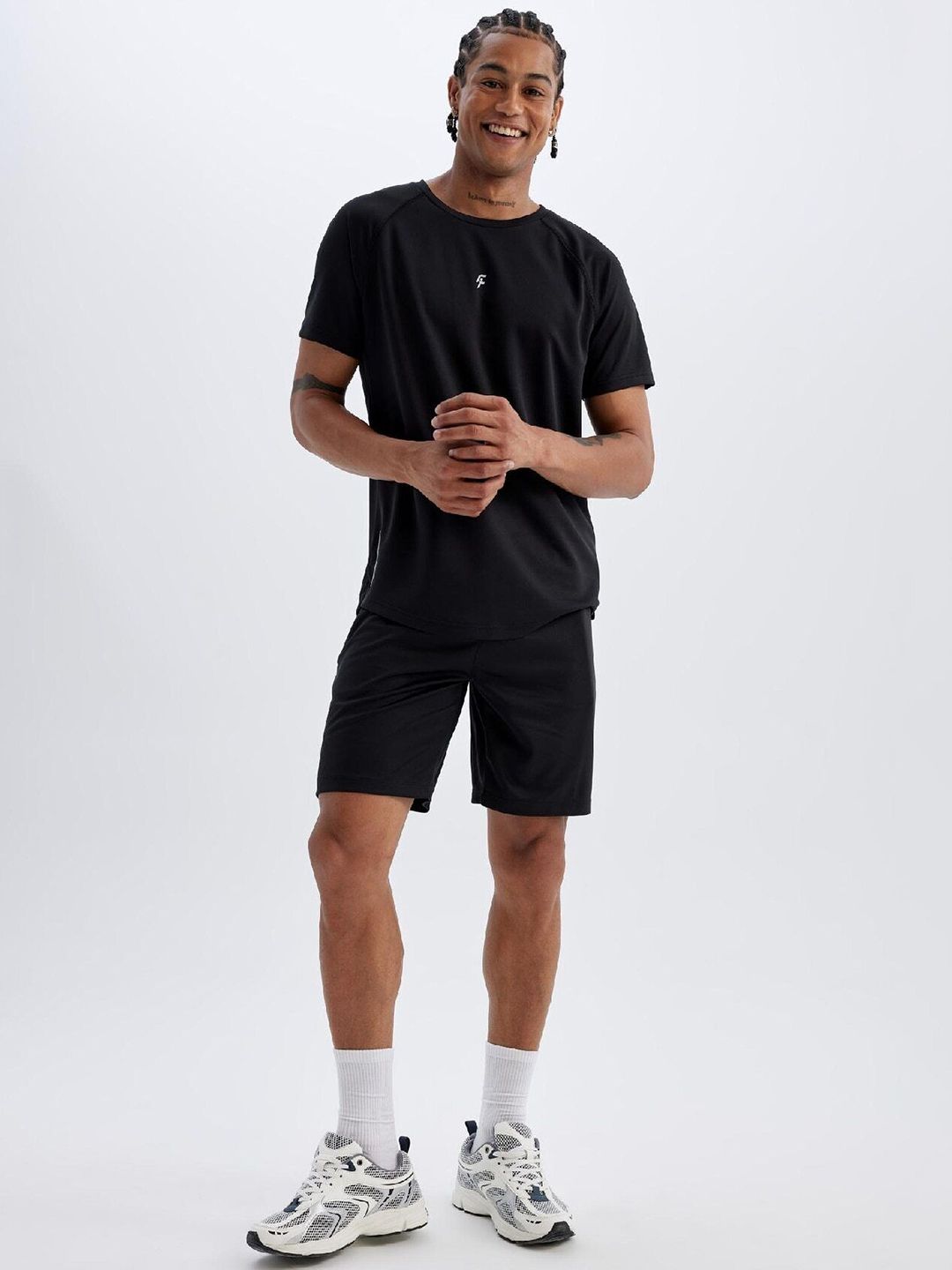 DeFacto Men Regular Fit Mid-Rise Shorts-picture-16