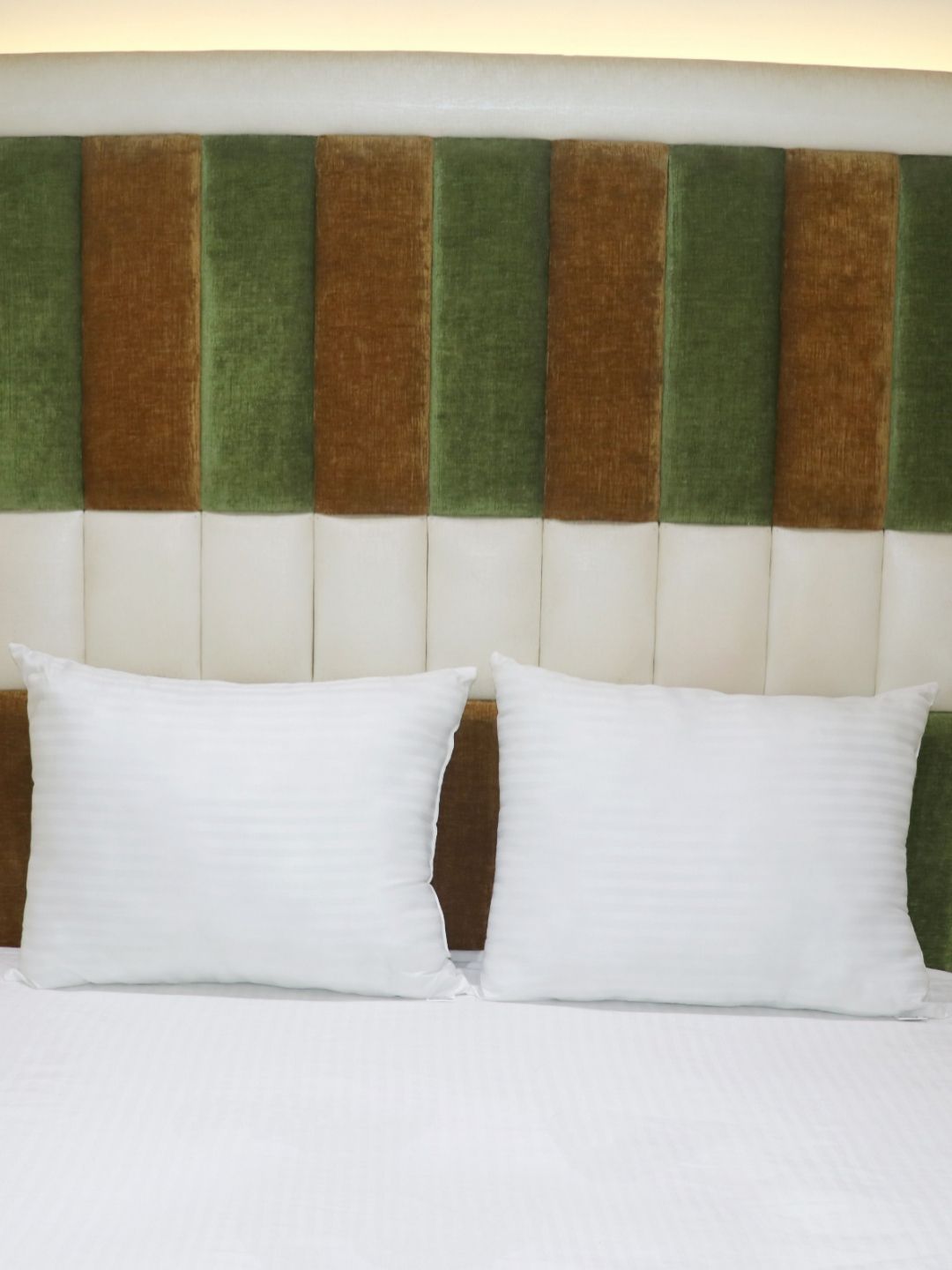 VLYSIUM White 2 Pieces Lightweight Sleep Pillows-image-29