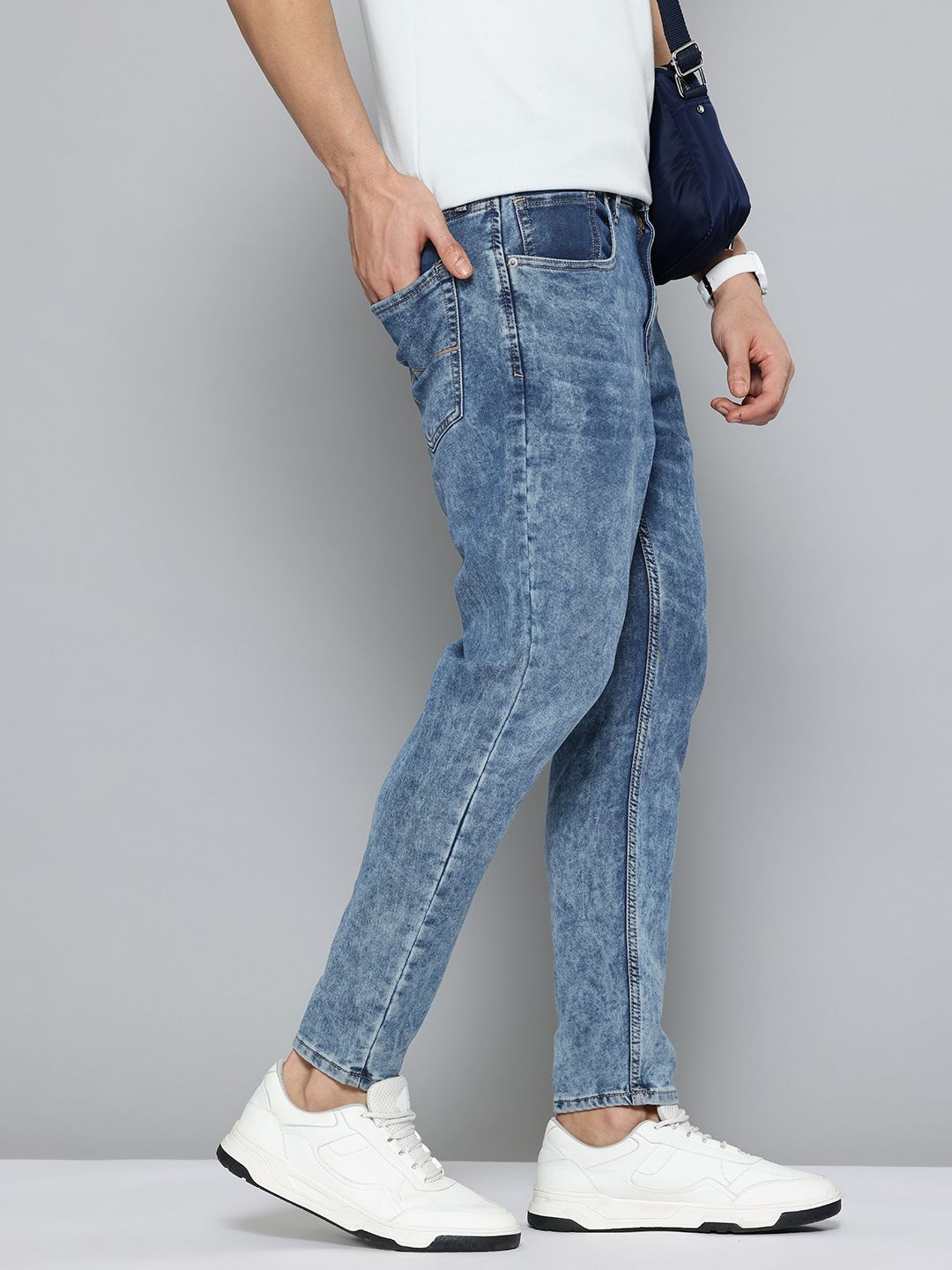 Flying Machine Men Relaxed Fit Mid-Rise Light Fade Stretchable Jeans-picture-19