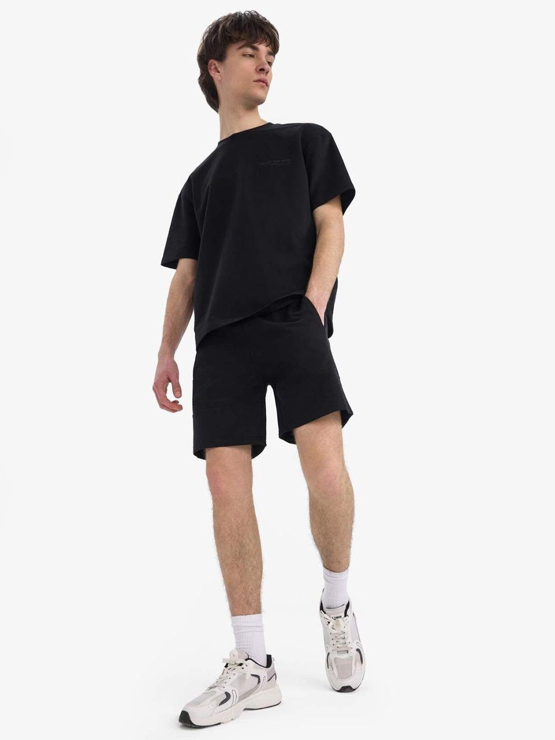 DeFacto Men Regular Fit Mid-Rise Regular Shorts-picture-19