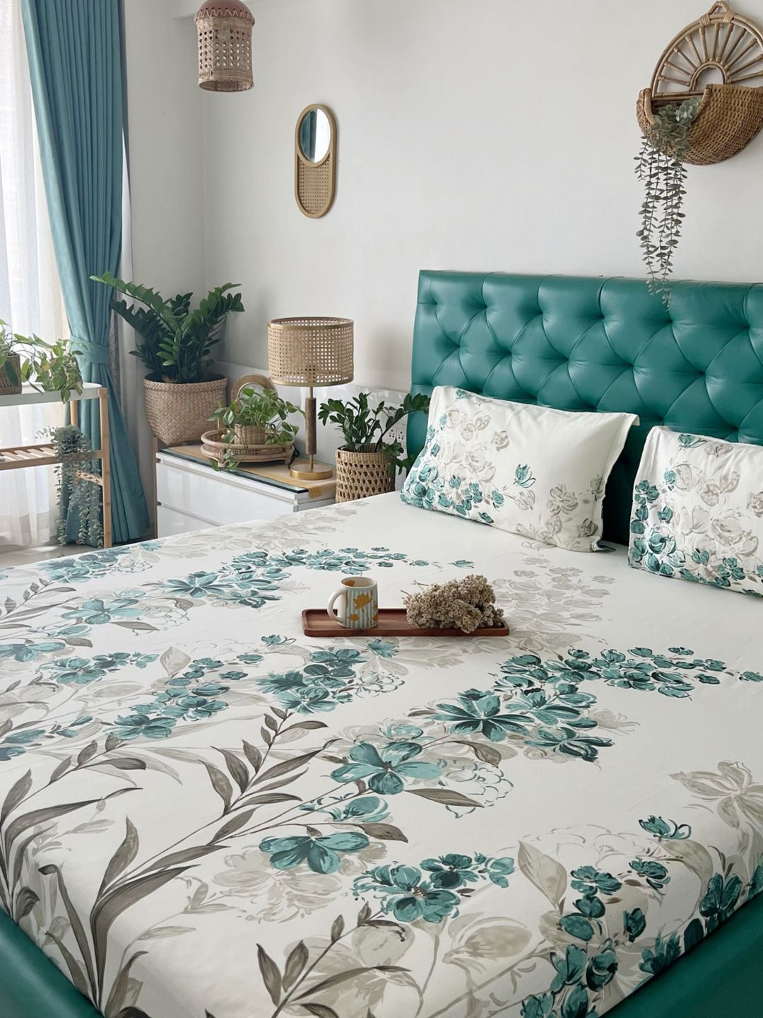 URBAN SPACE Serene Blue & White 200 TC Fitted Cotton King Bedsheet & 2 Pillow Covers-picture-46