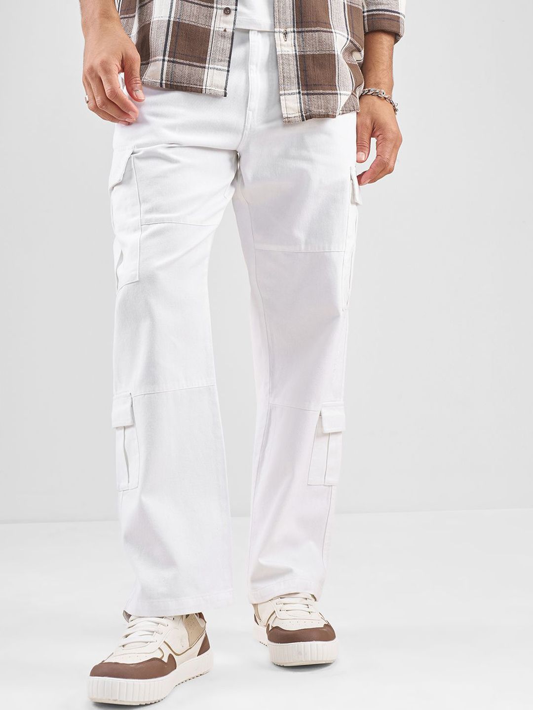 HIGHLANDER Men Solid Straight Fit Mid-Rise Cargos Trousers-picture-24