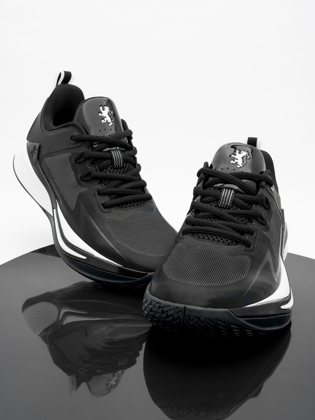 Red Tape Men Round Toes Sneakers-picture-11