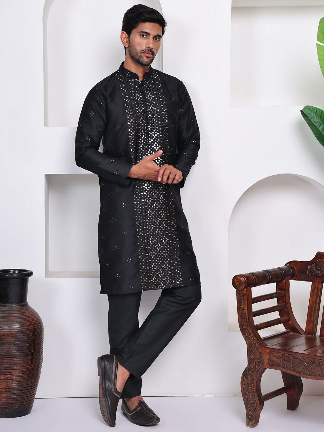 RANGKALP Black Geometric Embroidered Mandarin Collar Mirror Work Straight Kurta-picture-11