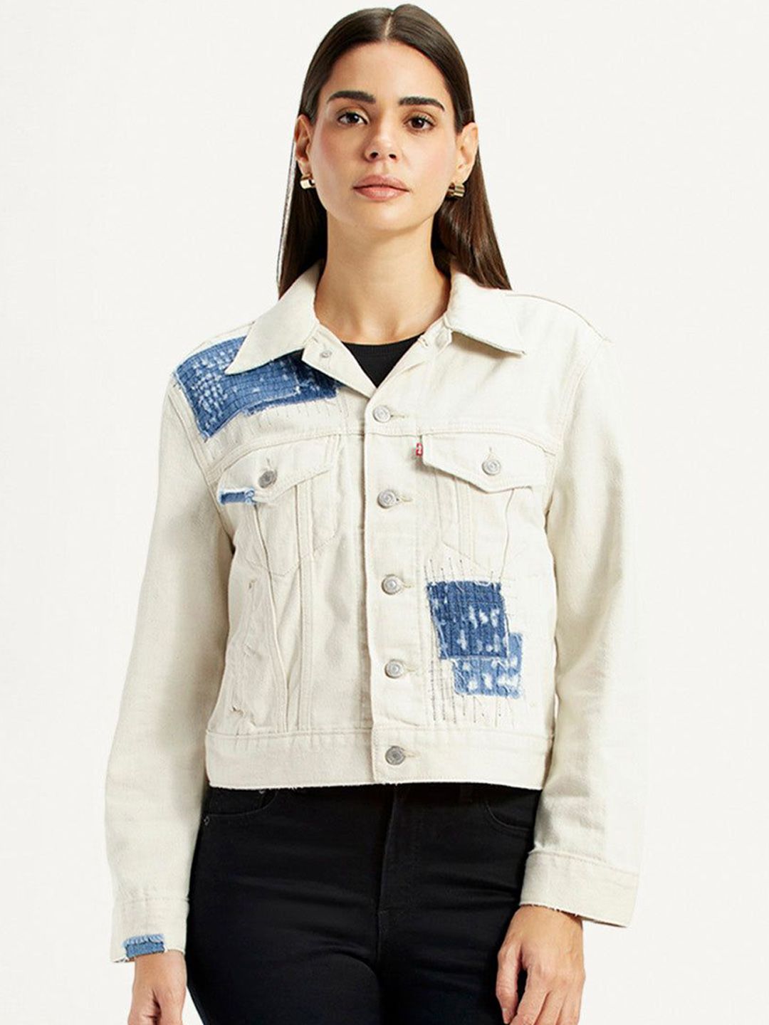 Levis Women Spread Collar Solid Pure Cotton Denim Jacket-image-43