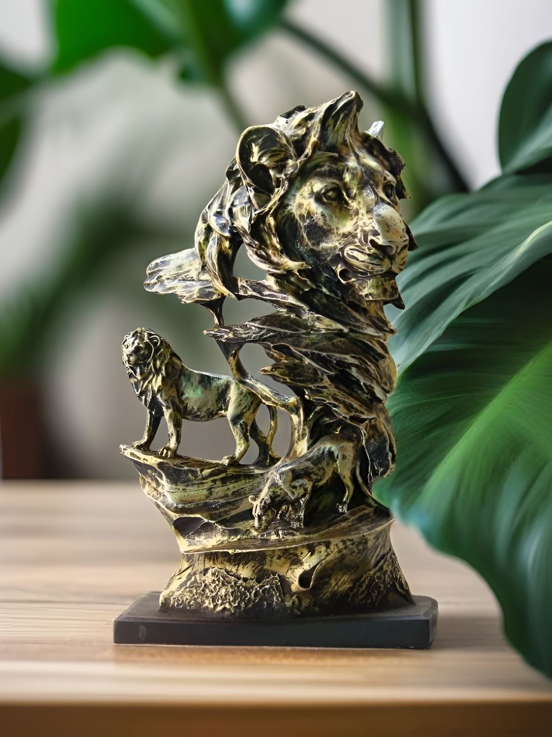 MISS PEACH Gold-Toned Birds And Animals Figurine Matte Showpiece-image-29