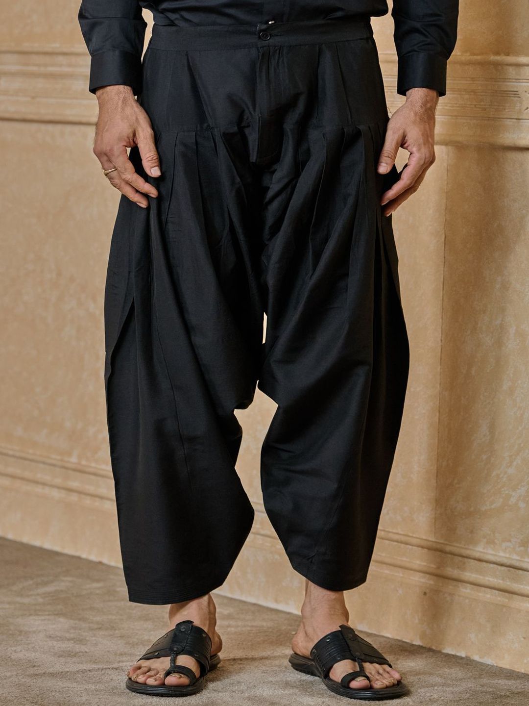 Tasva Men Dhoti Pants with Button Closure-picture-13