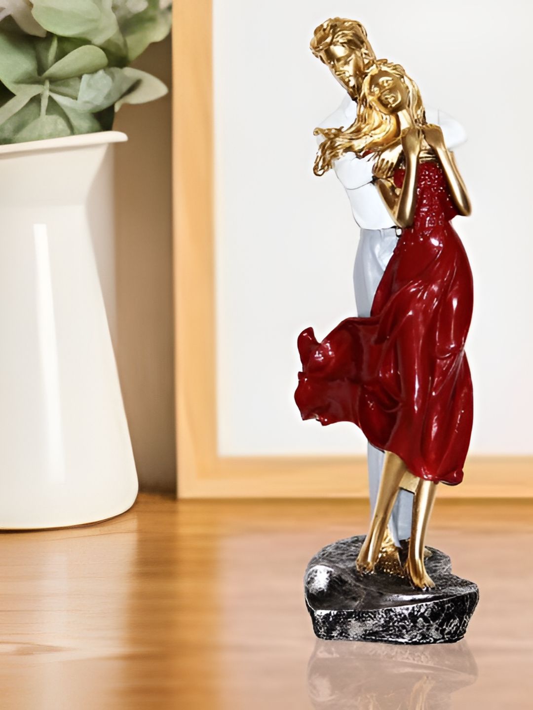 MISS PEACH Red And Gold-Toned Love Couple Figurine Showpiece-picture-33