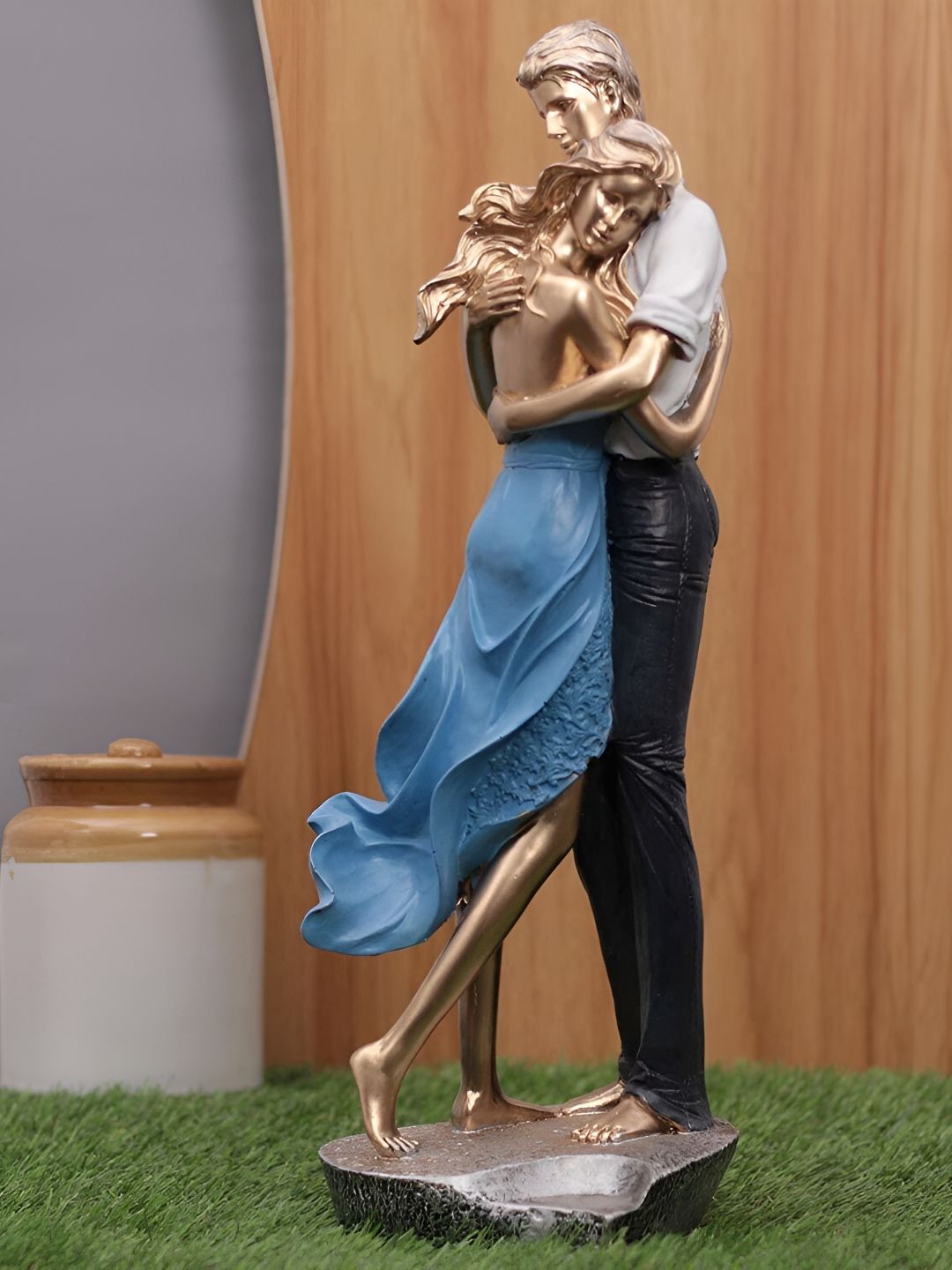 MISS PEACH Gold-Toned & Blue Couple Figurine Showpiece-image-49