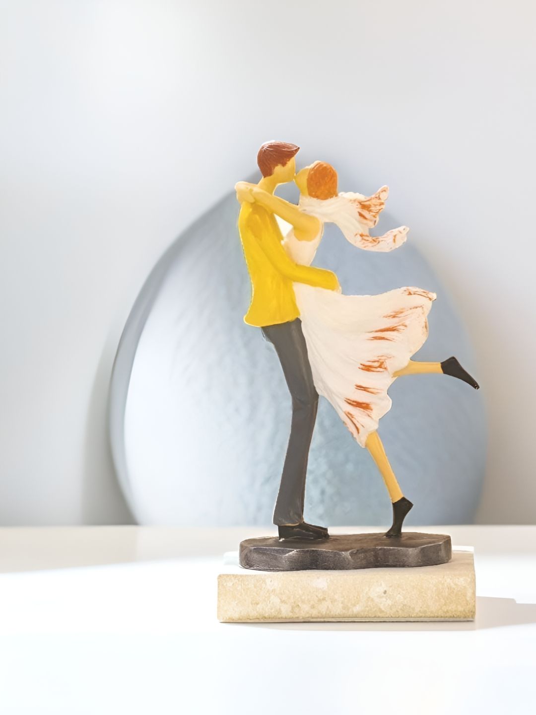MISS PEACH Yellow Valentines Figurine Showpieces-picture-37