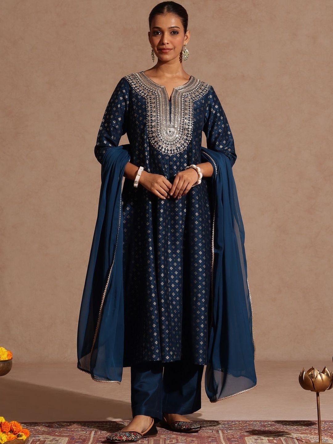 Janasya Women Ethnic Motifs Embroidered Regular Sequinned Kurta Set With Dupatta-picture-22