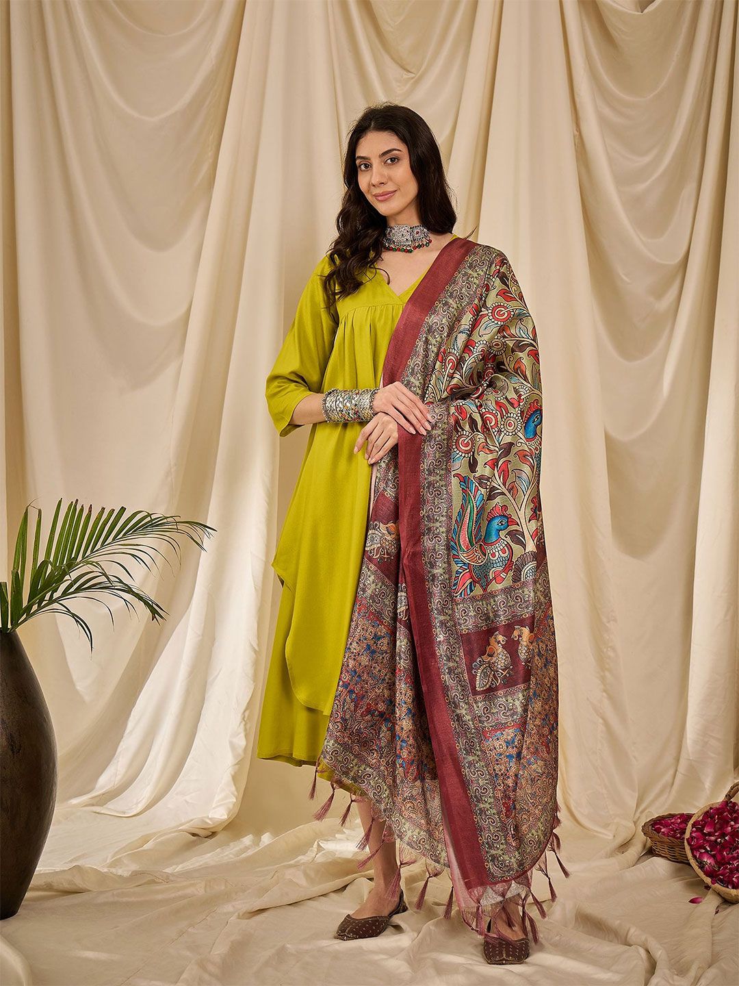 InWeave Floral Printed Tasselled Dupatta-picture-25