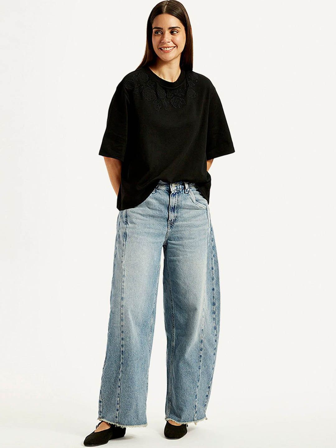 Levis Women Classic Mid-Rise Light Fade Jeans-picture-28