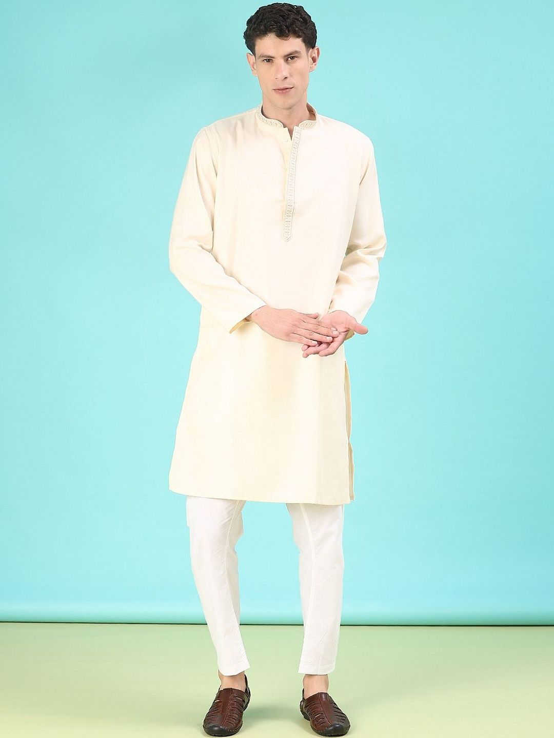 V-Mart Men Embroidered Mandarin Collar Regular Kurta with Trousers-picture-21