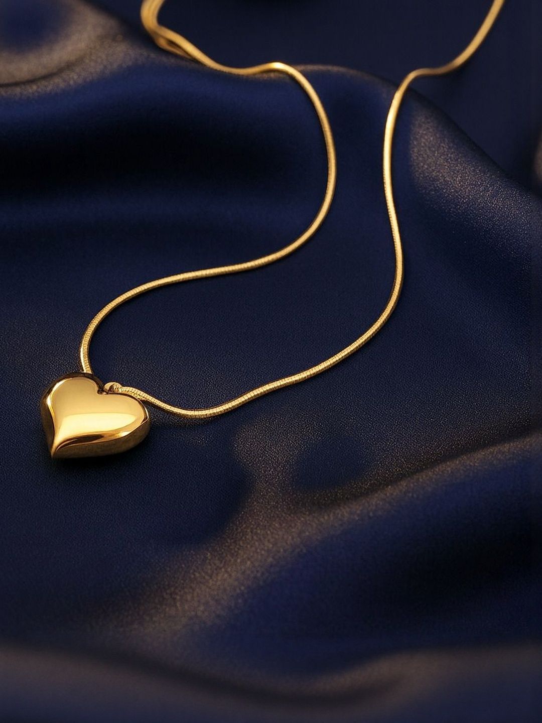 Nui Stainless Steel Gold-Plated Heart Shaped Necklace-picture-34