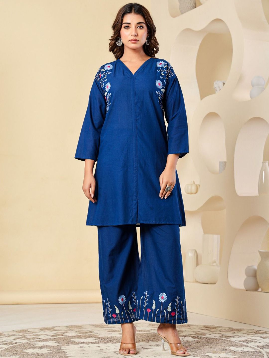 Chandbaali Embroidered Pure Cotton V-Neck Tunic With Palazzo Co-Ords-picture-27