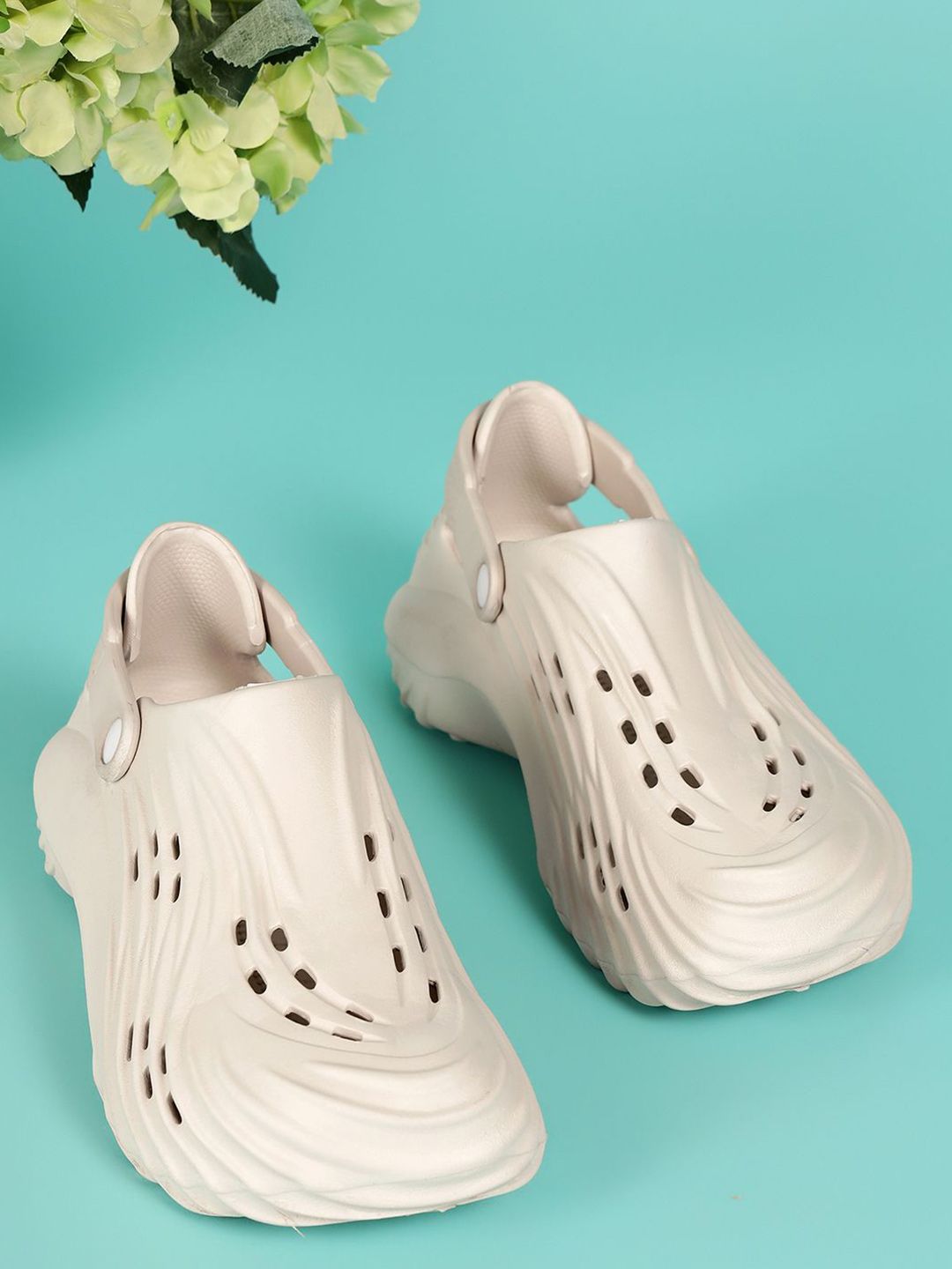 HRX by Hrithik Roshan Men Clogs-picture-11