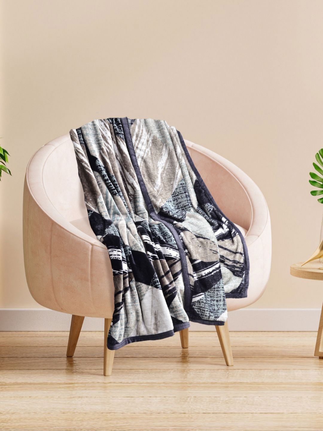 Arrabi Blue & White Mild Winter 354 GSM Blanket-picture-16