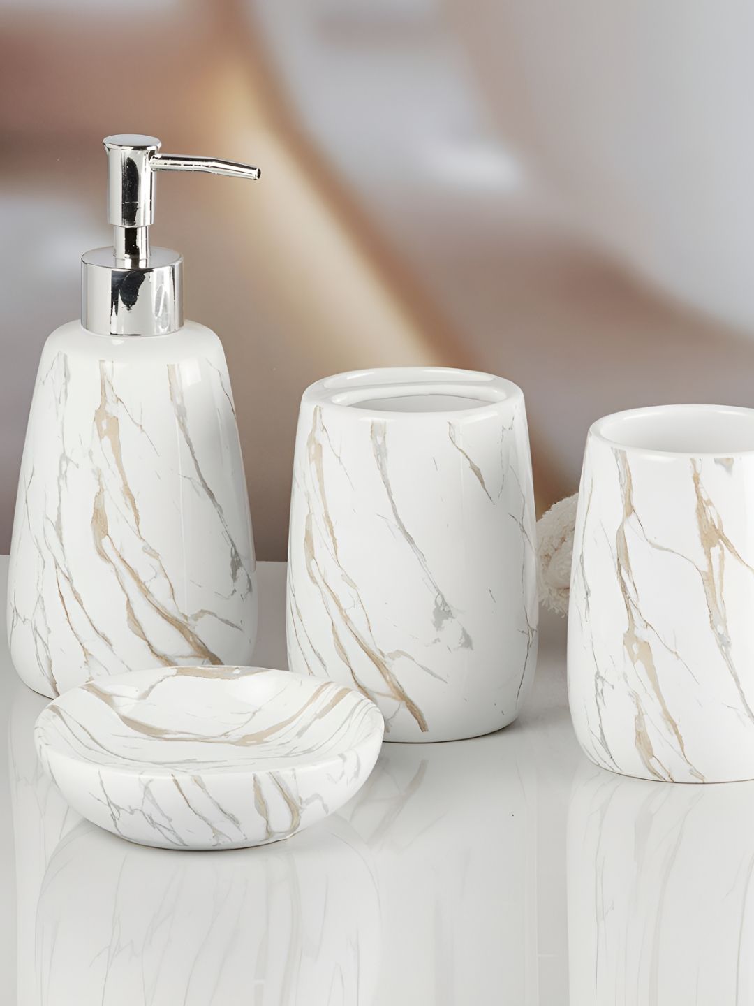 Kookee White 4 Pieces Abstract Printed Bath Accessories Set-picture-32