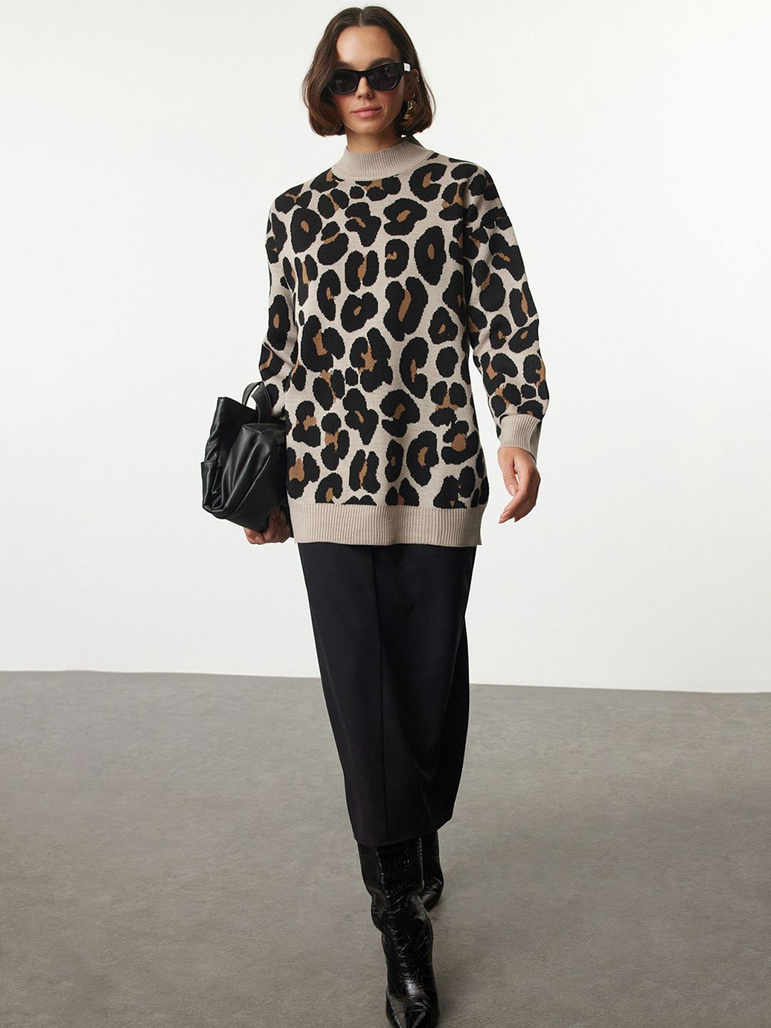 Trendyol Geometric Printed Round Neck Pullover-picture-33