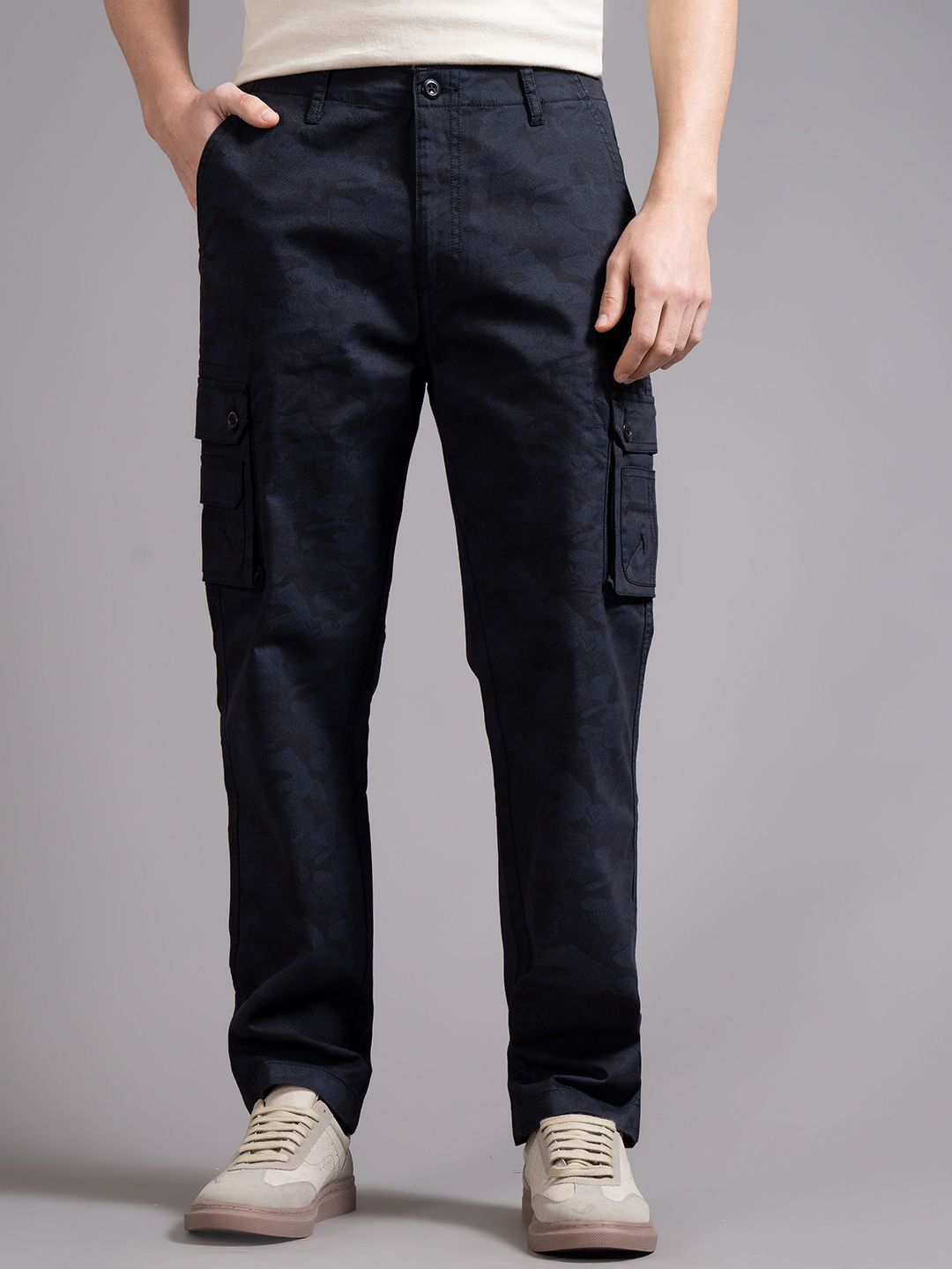 british club men camoflaugue printed smart relaxed fit mid-rise cotton cargo trousers