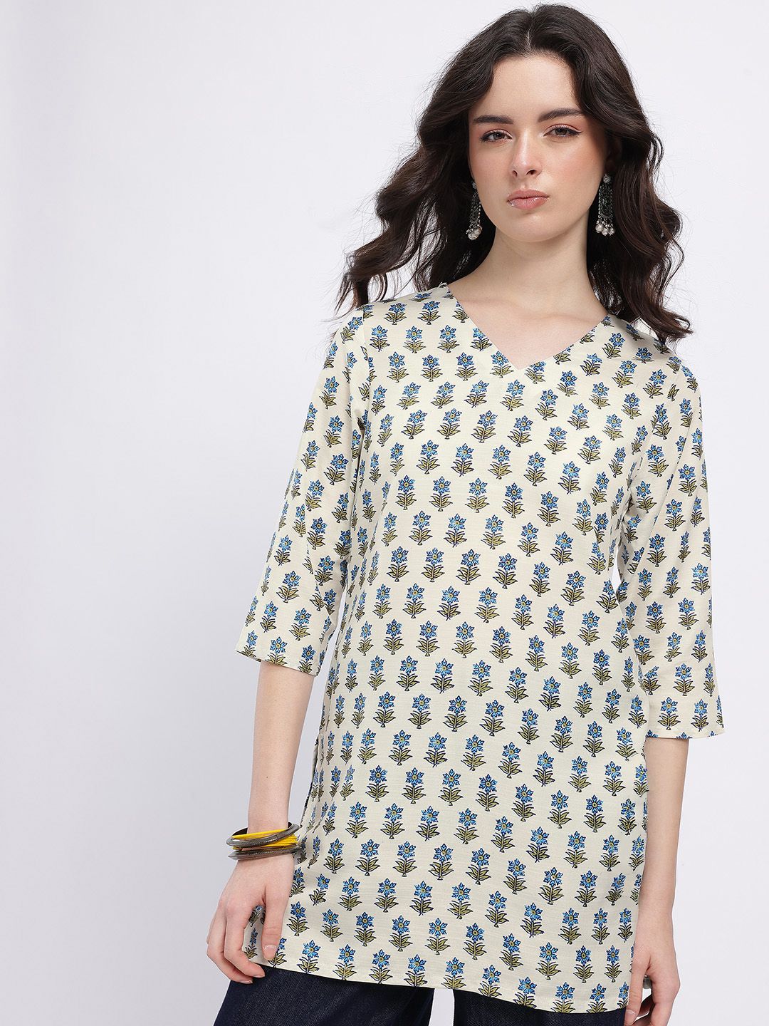 Anouk Rustic Floral Printed V-Neck Straight Kurta-picture-33