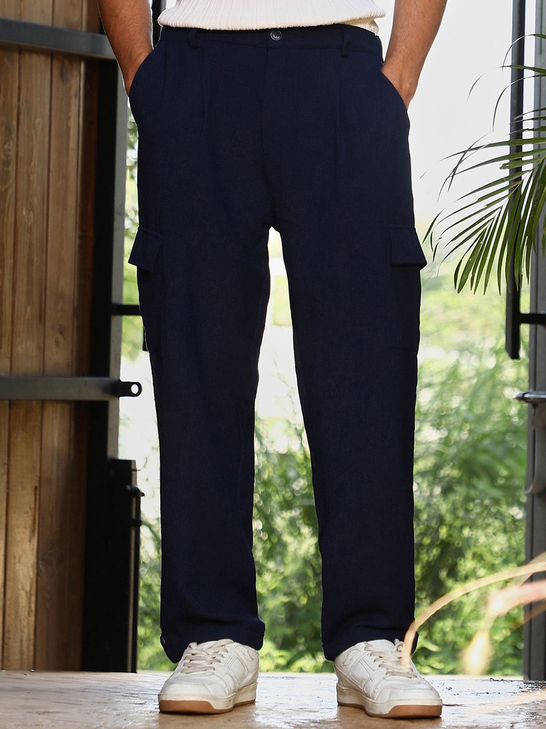 Campus Sutra Men Solid Mid-Rise Comfort Pleated Trousers-picture-45