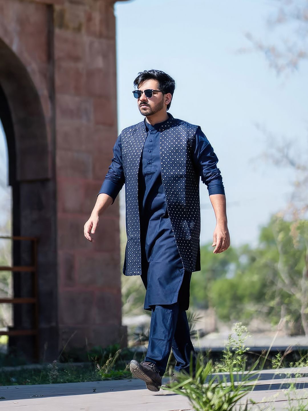 KISAH Mandarin Collar Kurta With Trousers & Ethnic Motifs Embroidered Nehru Jacket Set-picture-56