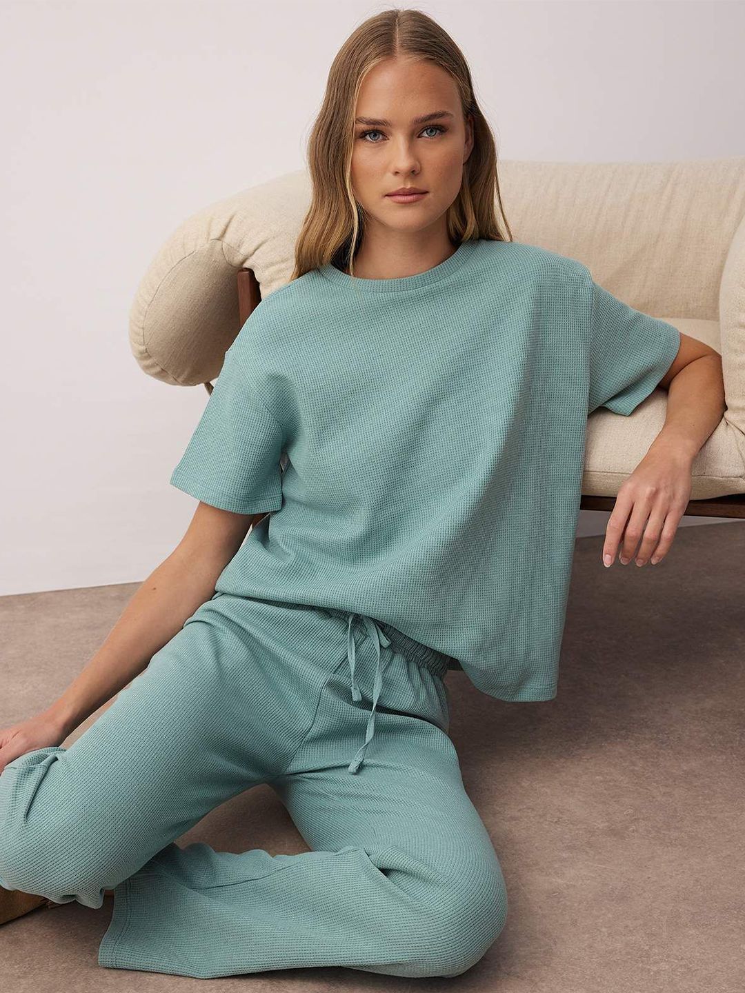 Trendyol Round Neck Short Sleeves T-Shirt & Pyjama-picture-22