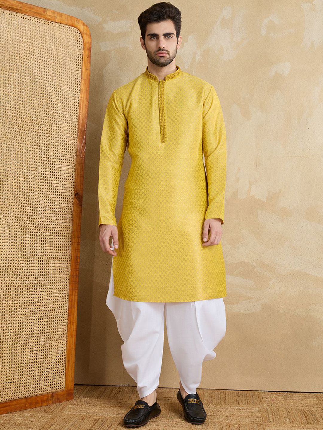 House of Pataudi Men Woven Design Mandarin Collar Straight Kurta & Dhoti Pants-picture-31