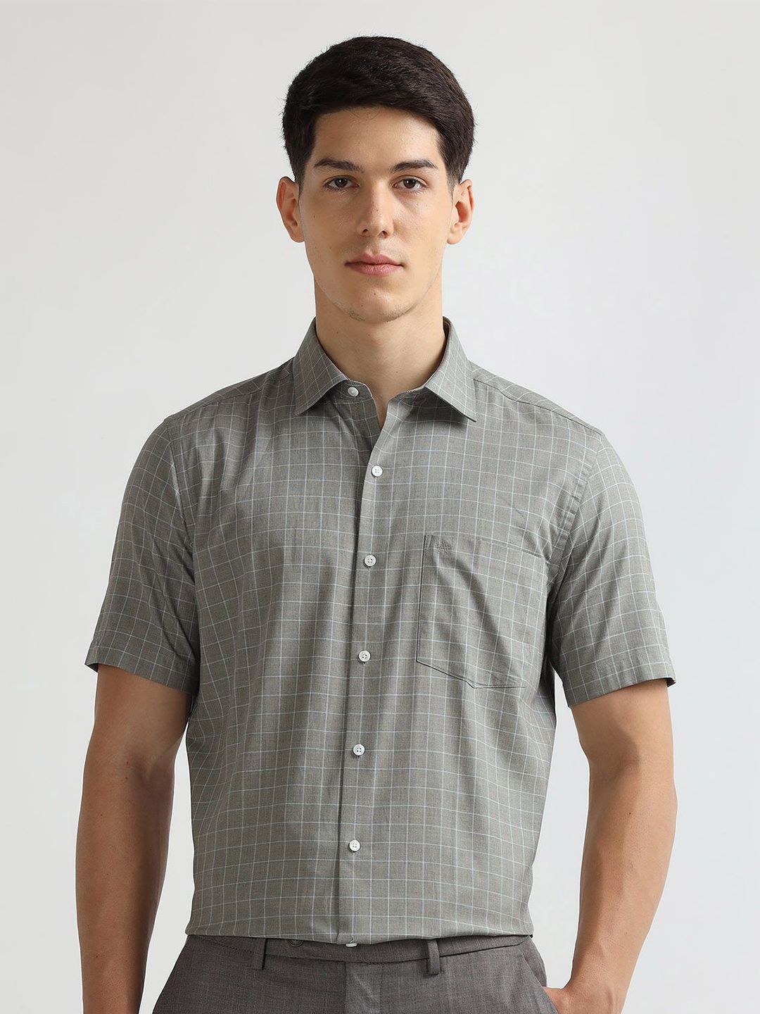 Arrow Checked Men Spread Collar Short Sleeves Cotton Chest Pocket Shirt-image-49