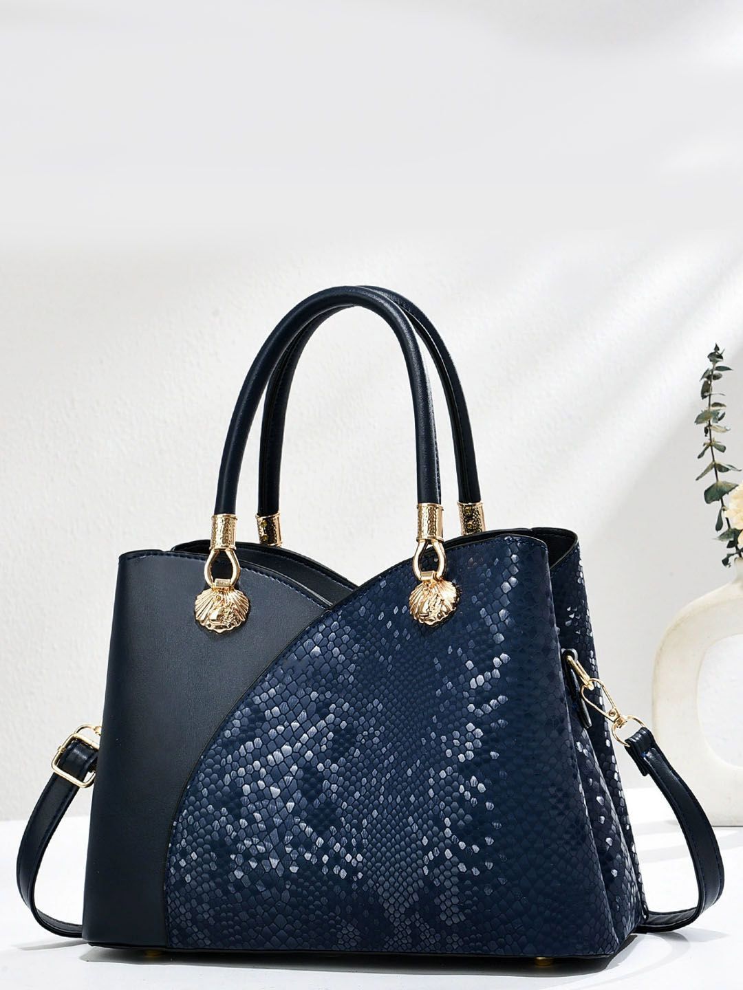 StyleCast Textured Swagger Handheld Bag-picture-32