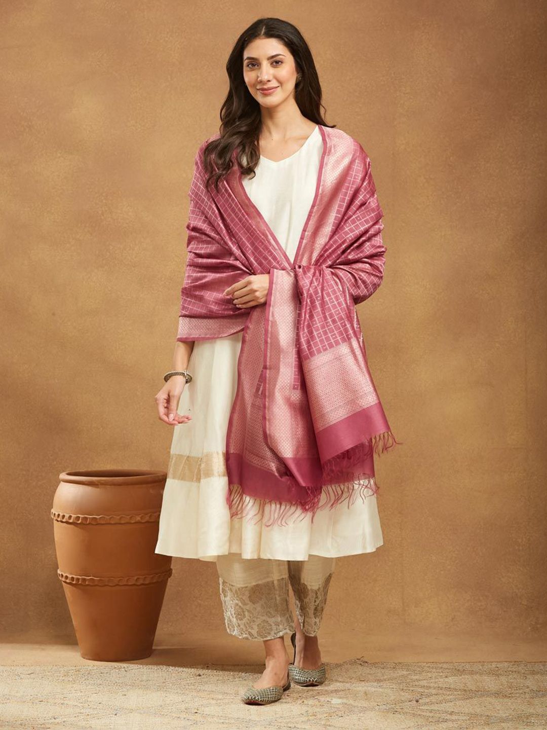 Fabindia Checked Cotton Silk Dupatta With Zari-picture-15