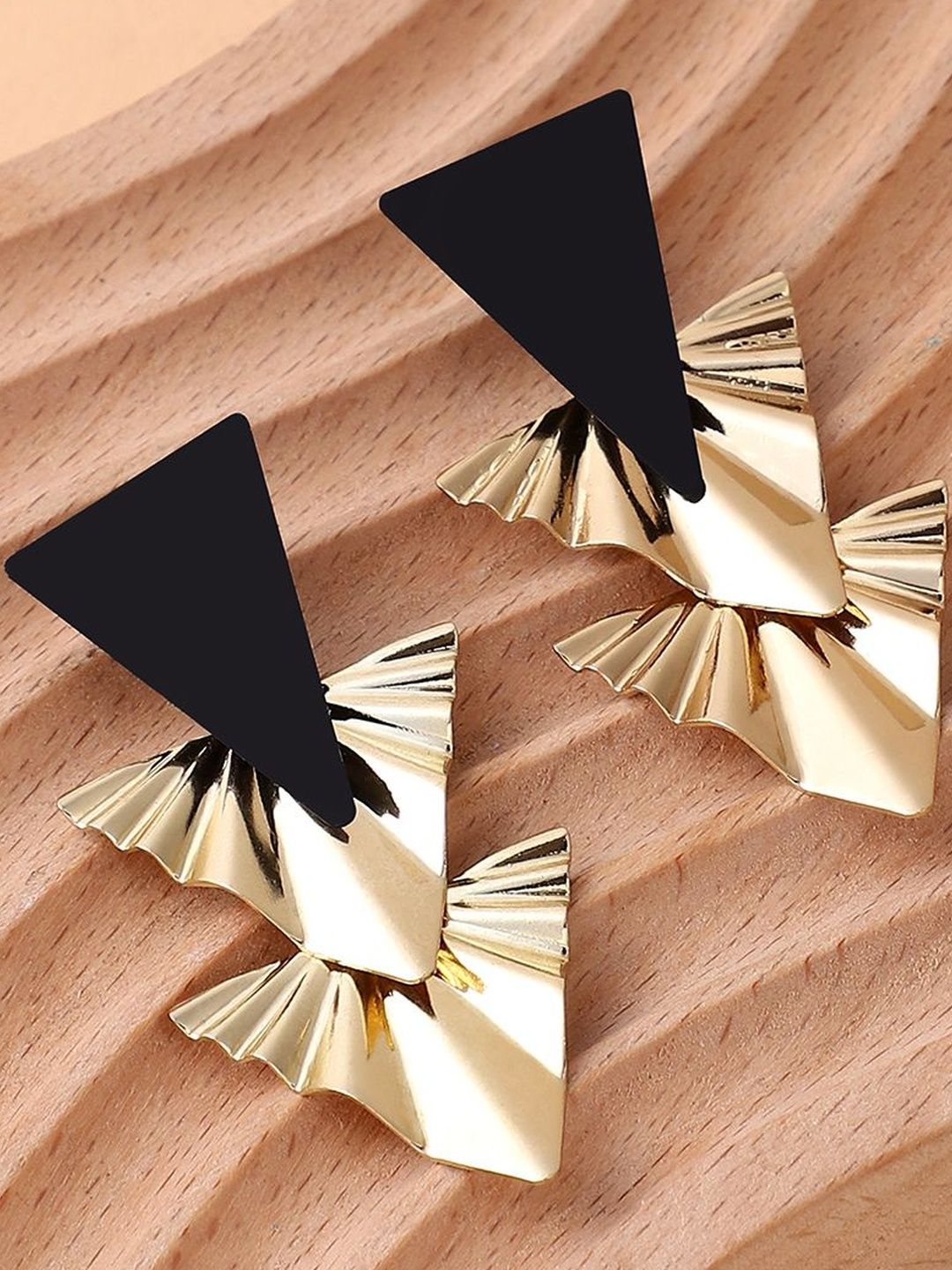 SOHI Gold-Plated Geometric Shaped Drop Earrings-picture-14