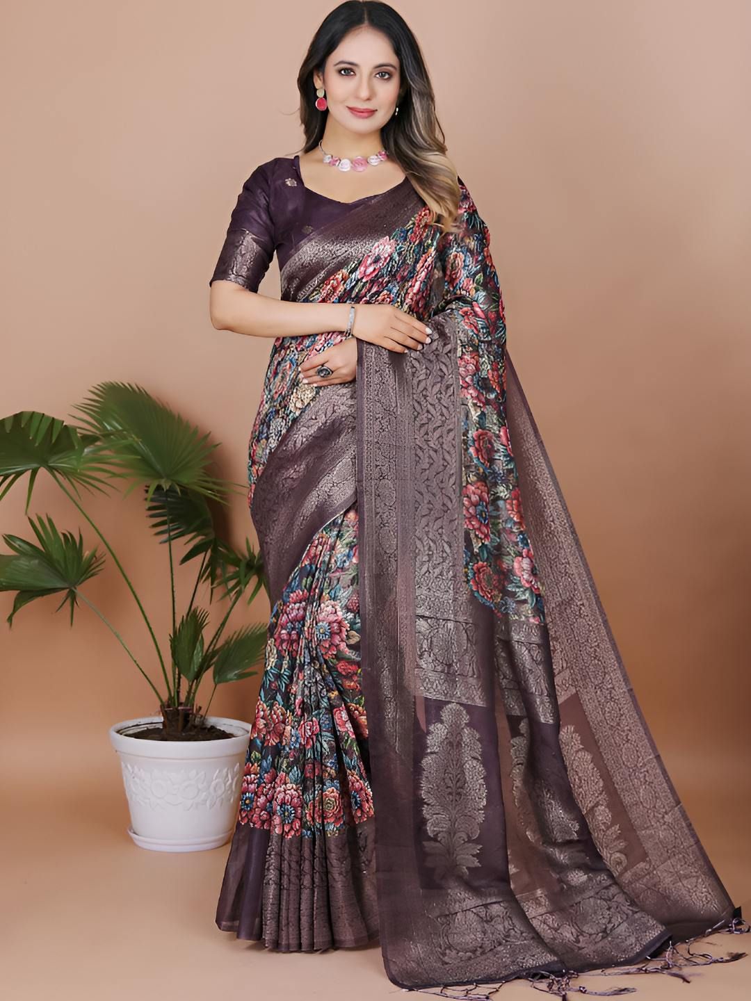 VASTRAAVEDAA Floral Woven Design Zari Banarasi Saree-picture-37