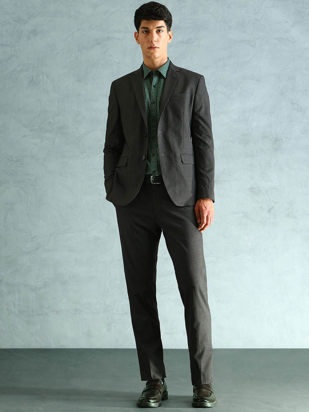 Arrow Tailored-Fit Single-Breasted Two-Piece Suit-image-30