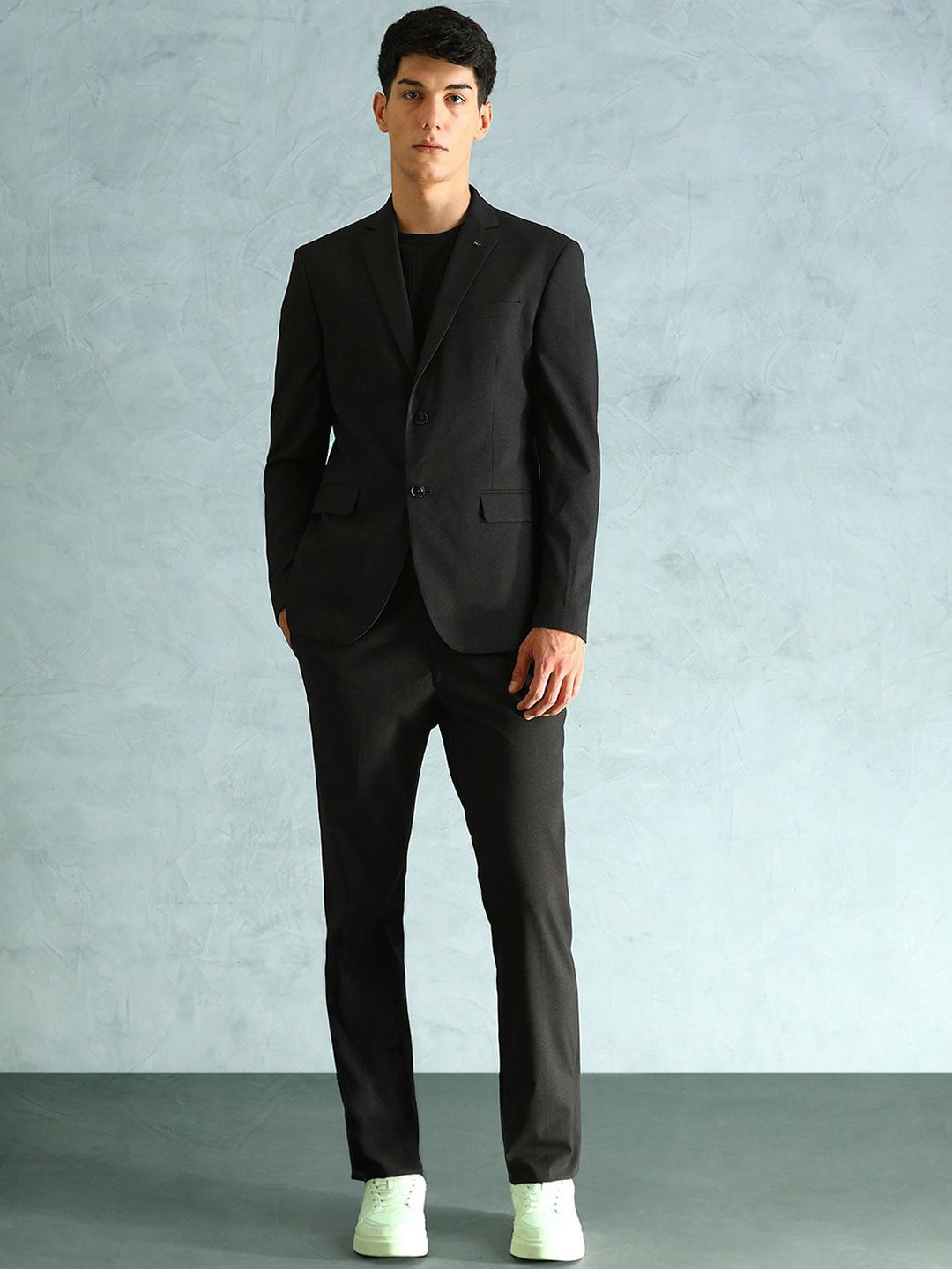 Arrow Tailored-Fit Single-Breasted Two-Piece Suit-picture-17