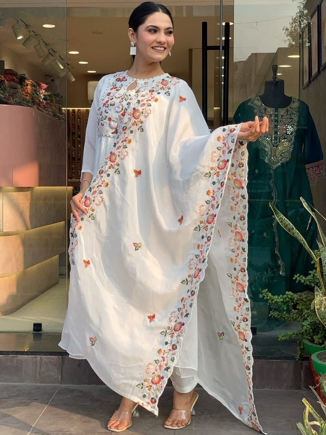 Women Floral Embroidered Empire Thread Work Kurta with Trousers & With Dupatta