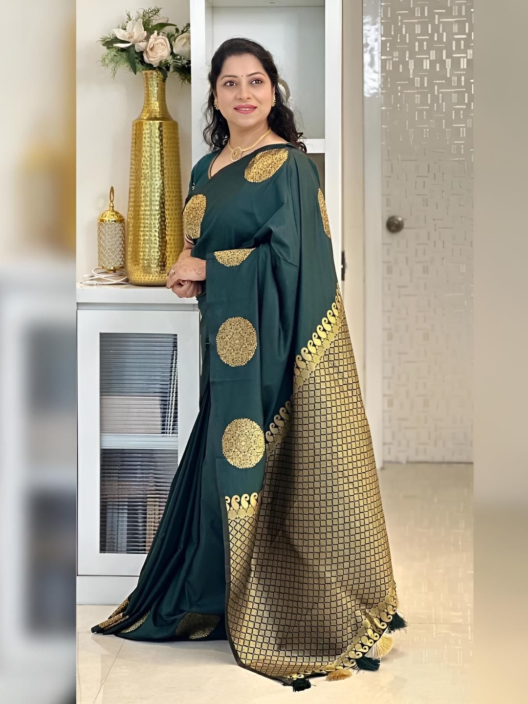 Aagrahi fashion Geometric Woven Design Zari Banarasi Saree-picture-33