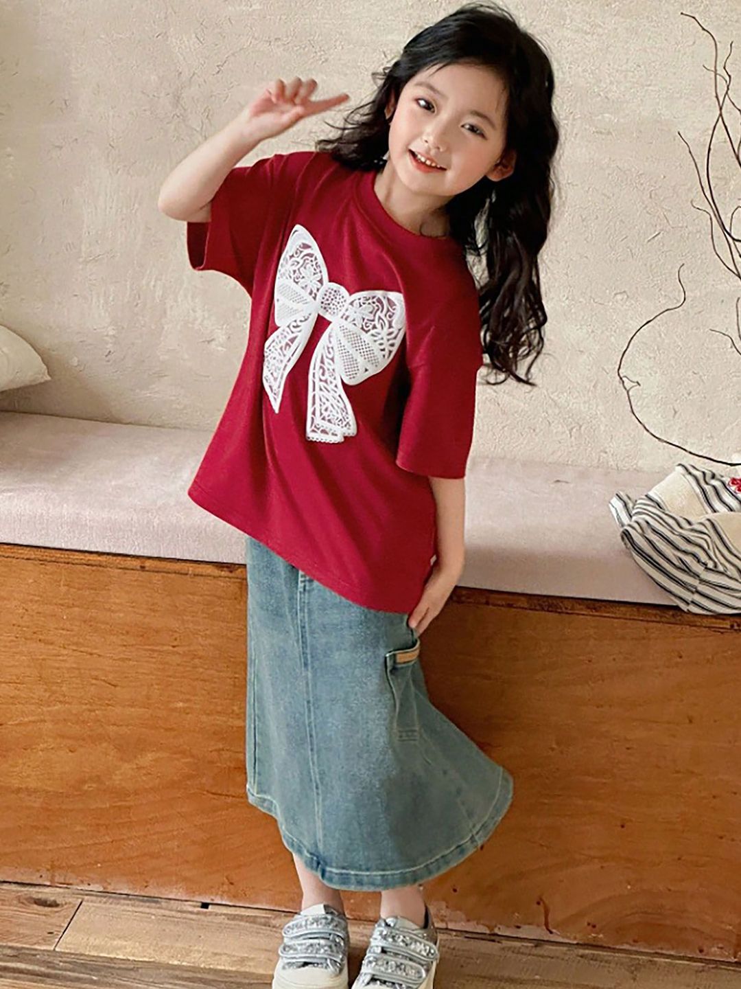 BRIEF CHICKADE Bow Printed Round Neck Cotton T-shirt