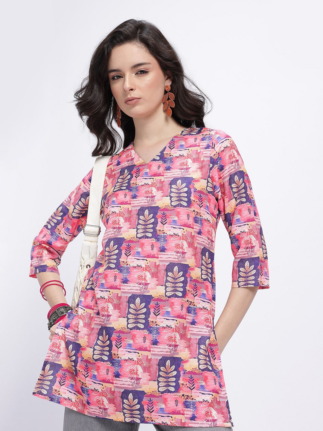 Anouk Rustic Abstract Printed V-Neck Straight Kurti-picture-33