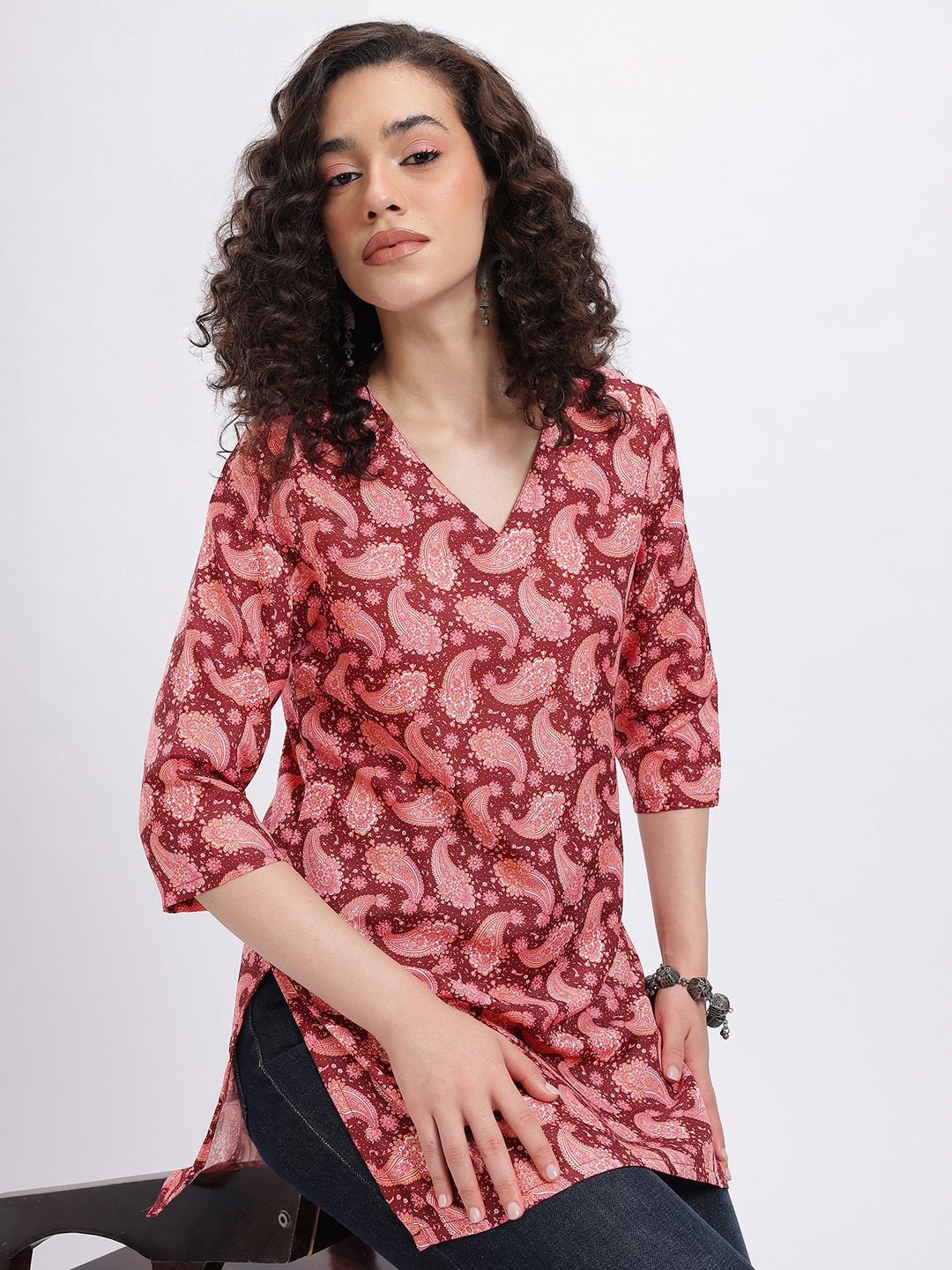 Anouk Rustic Paisley Printed V-Neck Straight Kurti-picture-22