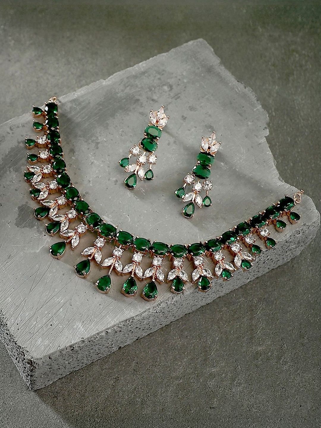 SOHI Green Gold-Plated Stone-Studded Necklace & Earrings Jewellery Set-picture-34