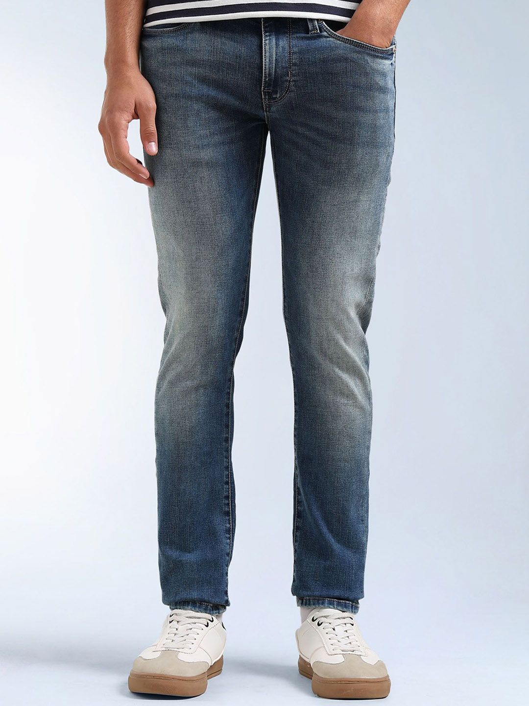 Flying Machine Men Skinny Fit Mid-Rise Light Fade Jeans-picture-24