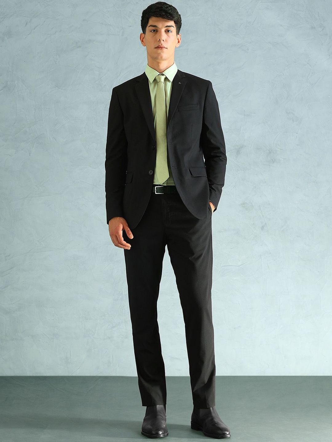Arrow Tailored-Fit Single-Breasted Two-Piece Suit-picture-26